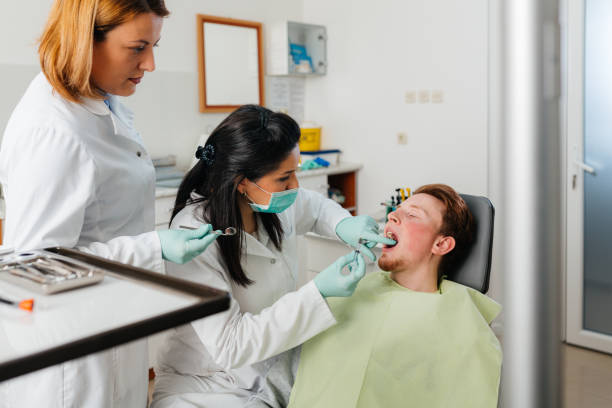 Best Emergency Dental Extractions in Cutler, CA